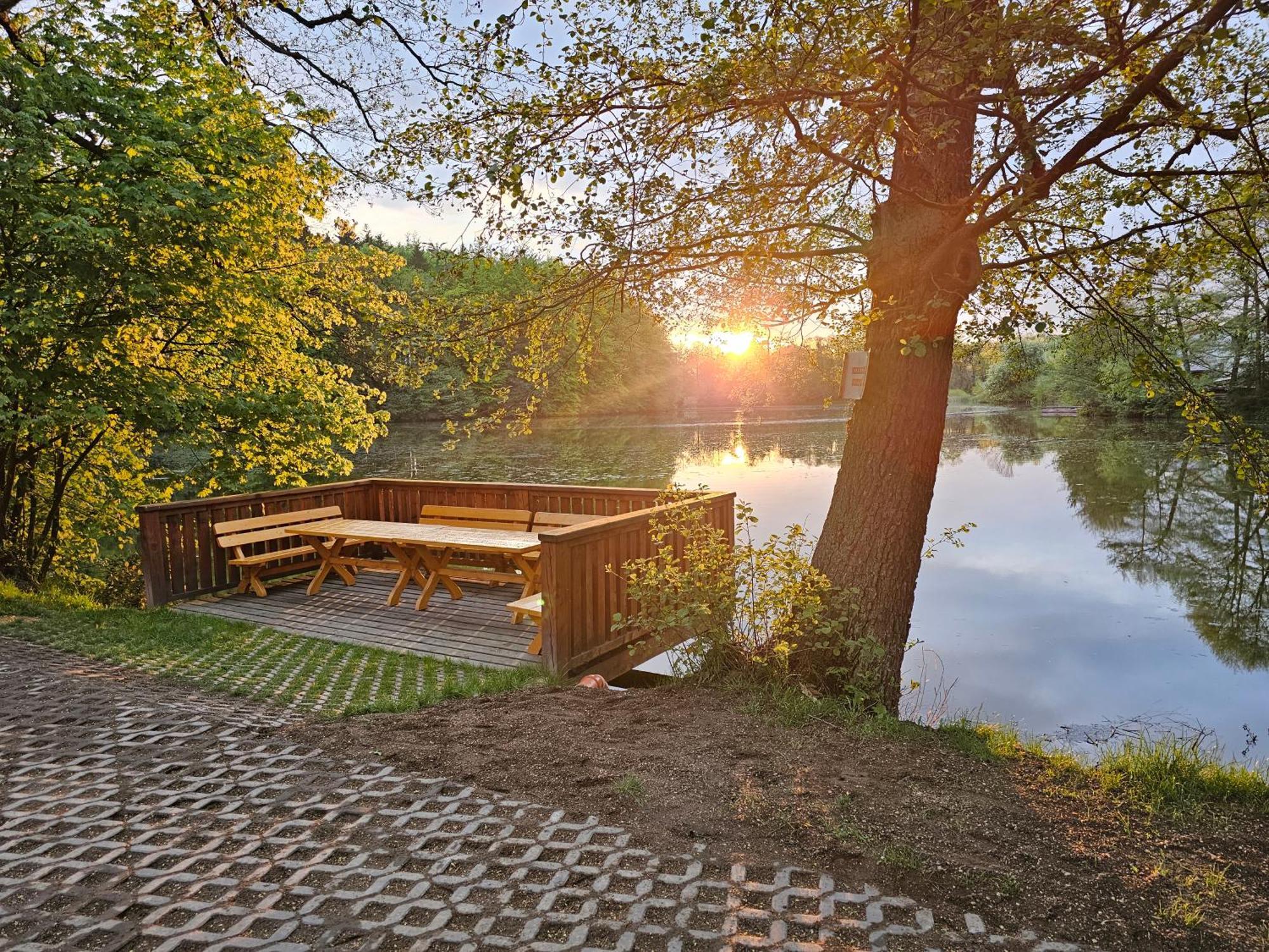 Balonovy Hotel A Pivovar Radesin エクステリア 写真